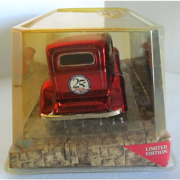 True Value Die Cast Limited Edition 1932 Ford Delivery Van 21718P - Picture 2 of 7